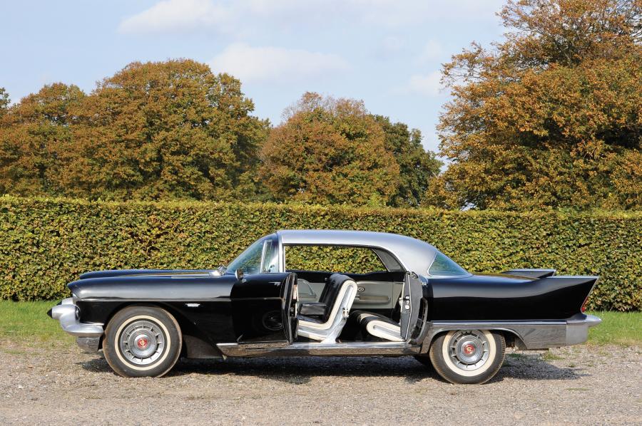  Cadillac Eldorado Biarritz 1958 года  (фото 9 из 15)